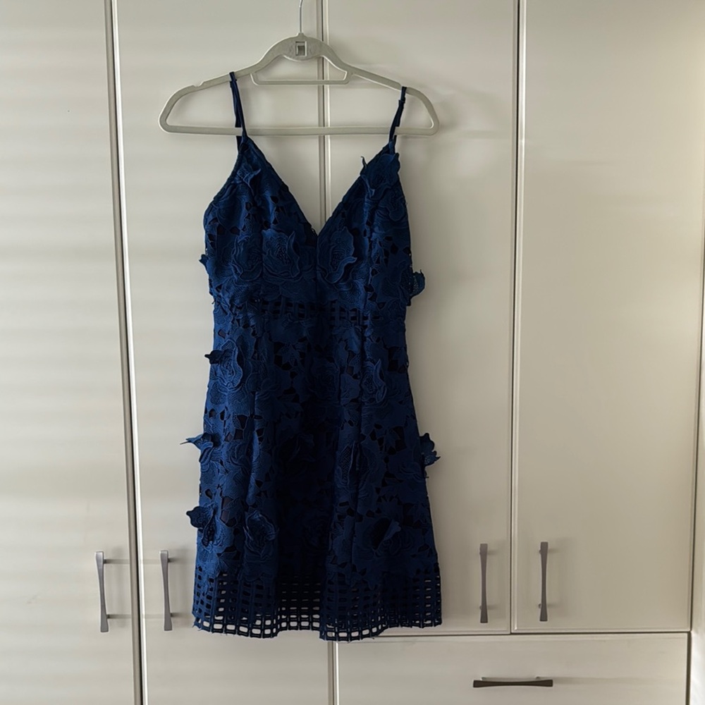 Chic Blue Lace Dress